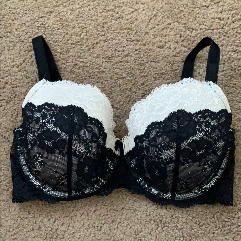 LAST CHANCE VS Lace Bra